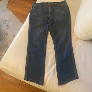 LISA RENNA ANGLE HEM JEANS